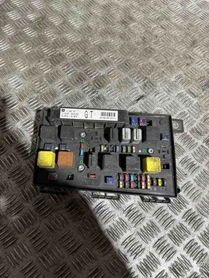 Scatola fusibili Opel Astra G Coupè F07 13206747 1.90 Diesel 2008 32461250 - Immagine 1 di 2