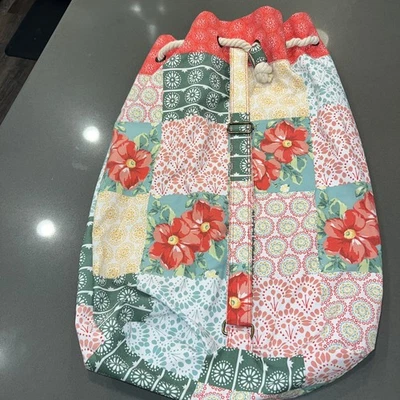 Bolsa de lavandería floral Pioneer para mujer correa ajustable floral  Foto 1 de 4