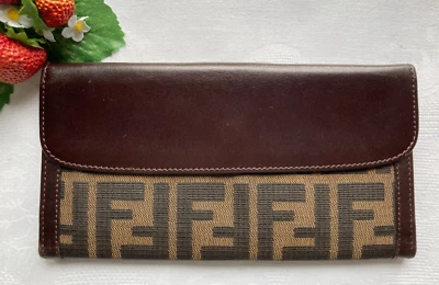 Carteira longa nova em folha vintage autêntica Fendi marrom bi-dobrável 7,5 pol x 3,75 pol - Imagem 1 de 4