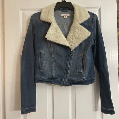 Mossimo Women's Small Denim Jacket with Faux Fur Collar EUC - Image 1 of 4