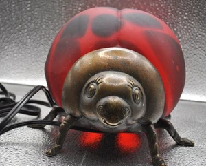 Vtg 1998 Tin Chi Dark Red Spotted Ladybug Glass Brass Lamp Plug Light Works - Picture 1 of 8