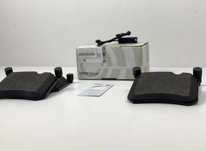 Rolls Royce Ghost, Wraith & Dawn Front Brake Pad Set - Genuine - Picture 1 of 11