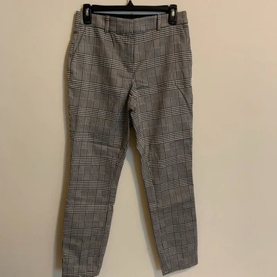 Pantalones de vestir H&M para mujer talla 6 pantalones a cuadros negros blancos ajustados pierna recta Foto 1 de 4