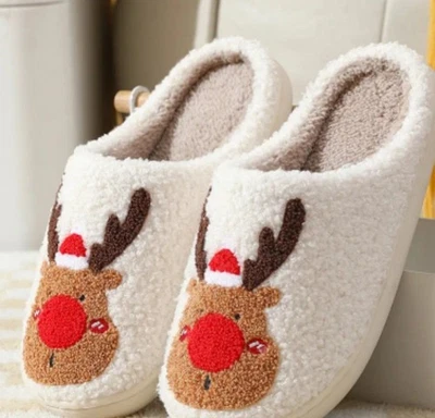 Women's reindeer slippers size 9 - Image 1 of 3