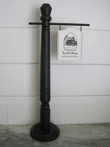 EROPEL ENTERPRISES Byers Choice Street Sign Log Gift Shoppe Shang Bailey - Picture 1 of 6