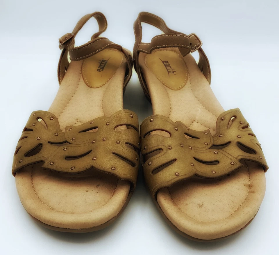 Sandalias Earth Orchid abeto de cuero amarillo con cuña con tachuelas para mujer talla 9B usadas en excelente estado Foto 1 de 4