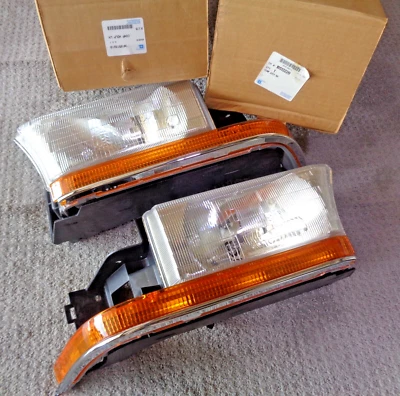 Nuevo de Lote Antiguo Par GM 92-96 Roadmaster Faro Faro Luz Lente Conjunto Señal de Giro Foto 1 de 4