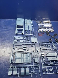 '70 Plymouth Roadrunner Revell Model Kit 1:24 - Picture 1 of 4