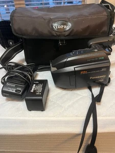 Panasonic VHS-C Palmcorder Video Camera PV-L658 23x & 50x zoom plus Camera Bag - Picture 1 of 2