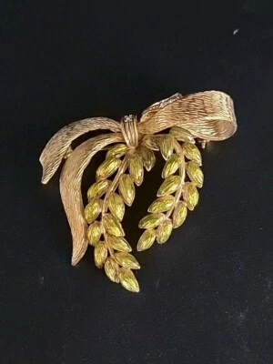 Broche Cinta Texturizada Tono Dorado Hojas Esmalte Verde 2" Prendedor Vacacional Joan Rivers Foto 1 de 4