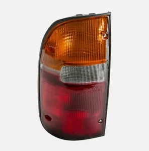 Conjunto de luz trasera con certificación NSF izquierda TYC 11-3070-00-1 se adapta a 95-00 Toyota Tacoma - Imagen 1 de 2