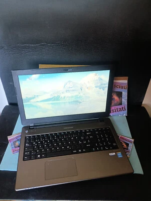 Medion Akoya E6237 15,6"  i3-2,4Ghz  HARD DISK 500GB 8GB RAM WINDOWS 11 - Immagine 1 di 4