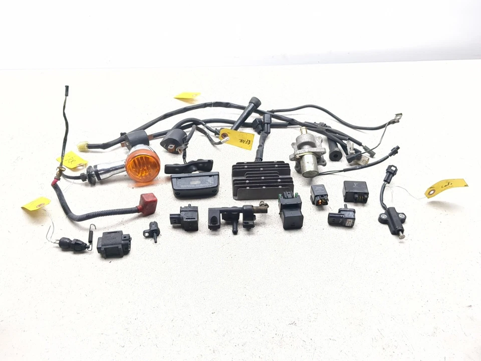 05-08 Suzuki VZ800 Boulevard M50 Juego de relés regulador de voltaje bobinas de encendido Foto 1 de 4