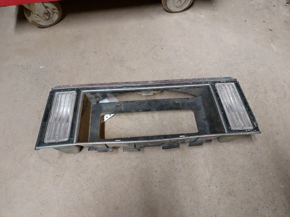 Tail Panel Fits 85-91 6000 261006 Foto 1 de 1