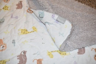 K6 TREND LAB Pastel Safari Zoo Animals Flannel Plush Sherpa Crib Baby Blanket - Image 1 of 3
