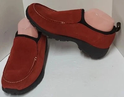 LAND'S END~ RED Suede Leather Slip On Casual Wedge Loafers Womens 8.5 B EUC! - Image 1 of 4