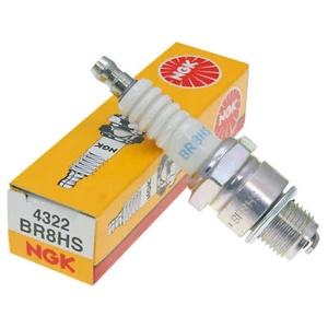 MF2665 Candela NGK BR8HS Passo Corto Booster SR Aerox Nitro F12 F15 Neos 50 2T - Foto 1 di 4