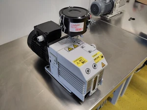Vakuum - Drehschieberpumpe Leybold Trivac D8B - Bild 1 von 6