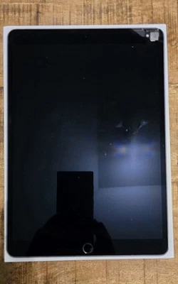 Apple iPad Pro 1. Gen 64GB, Wi-Fi, 10,5 Zoll - Space Grau - Bild 1 von 4