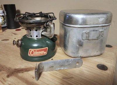 Vintage VTG Coleman Sportster 502 Single Burner Green 1966 Stove Cook Kit Pans - Image 1 of 4