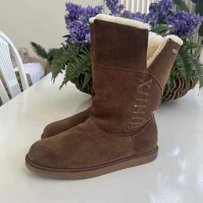 EMU Australia NUEVO SIN CAJA Sandy Bay Plegable Cálido WP Piel de Oveja Marrón Gamuza Botas Wmn 9 Foto 1 de 4
