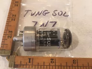 (1) Tung-Sol 7N7 Vacuum tube Top Getter Black Plates, Date 322MH3 - Picture 1 of 2