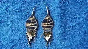 NEW AMAZON HANDMADE EARRINGS FROM PO RIO AMAZON RIVER BASIN ECUADOR (Z) - Picture 1 of 1