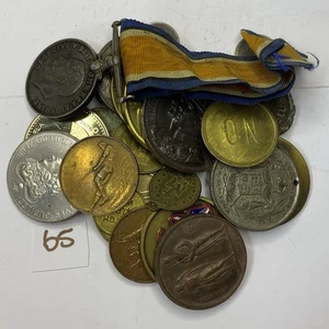 482g-MIXED TOKENS, MEDALS & COINS-UNSORTED & UNRESEARCHED COMBINE POST ONLY UK - Picture 1 of 3
