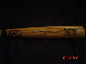 FELIX PIE Autographed Signed Rawlings Baseball Bat Sidsgraphs COA - Picture 1 of 1