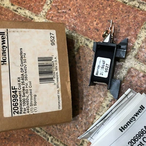 Honeywell 206984F Replacement coil kit for 1000 series 25-60A DP Contactors New! - Picture 1 of 3