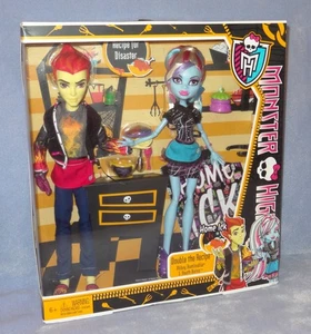 MONSTER HIGH ABBEY BOMINABLE & HEATH BURNS HOME ICK DOUBLE THE RECIPE DOLLS 2012 - Picture 1 of 13