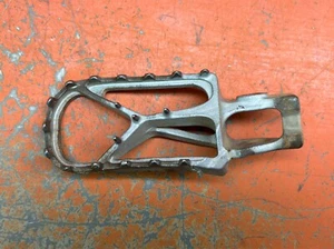 Damaged Left Foot Peg 79003040000 2018 KTM 350 XCF 125cc-500cc 2017-2024 - Picture 1 of 4