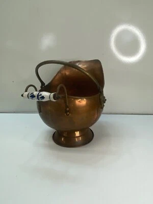 Cache pot ancien en cuivre poignée en céramique dans l’état - Photo 1/4