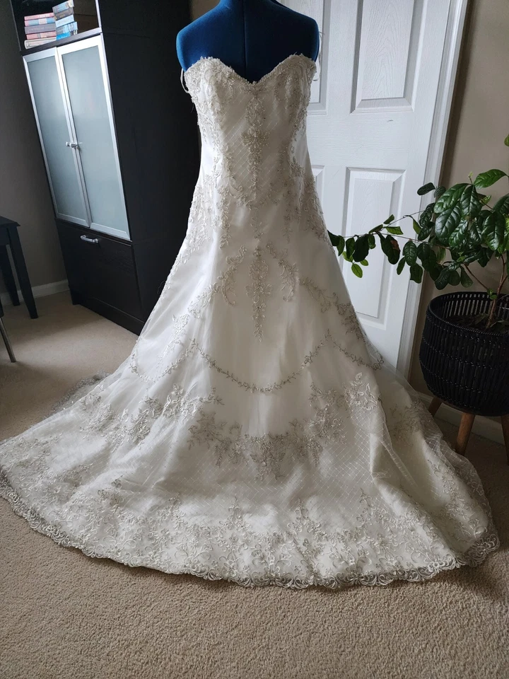 Wedding Dress-Sottero and Midgley-Sz.18-Ivory Pweter Accent - Image 1 of 4