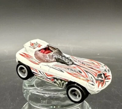 RARE CAT-A-PULT RACE CAR * WHITE w GRAPHICS * 1998 HW FINAL RUN * HOT WHEELS - Image 1 of 4