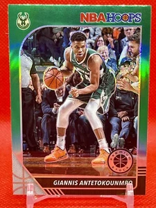 Giannis Antetokounmpo 2019-20 NBA Hoops Premium Stock Green Prizm #102 Bucks 🔥 - Bild 1 von 2