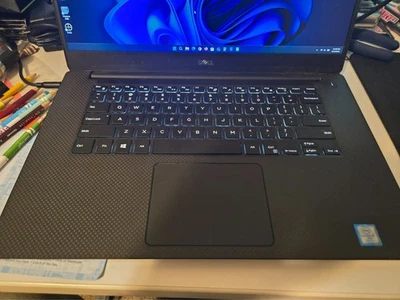 Твердотельный накопитель Dell Precision 5520 15 дюймов I7-7820HQ Quadro M1200 4 Гб с подсветкой 16 Гб ram 2x 256 Гб - Изображение 1 из 4