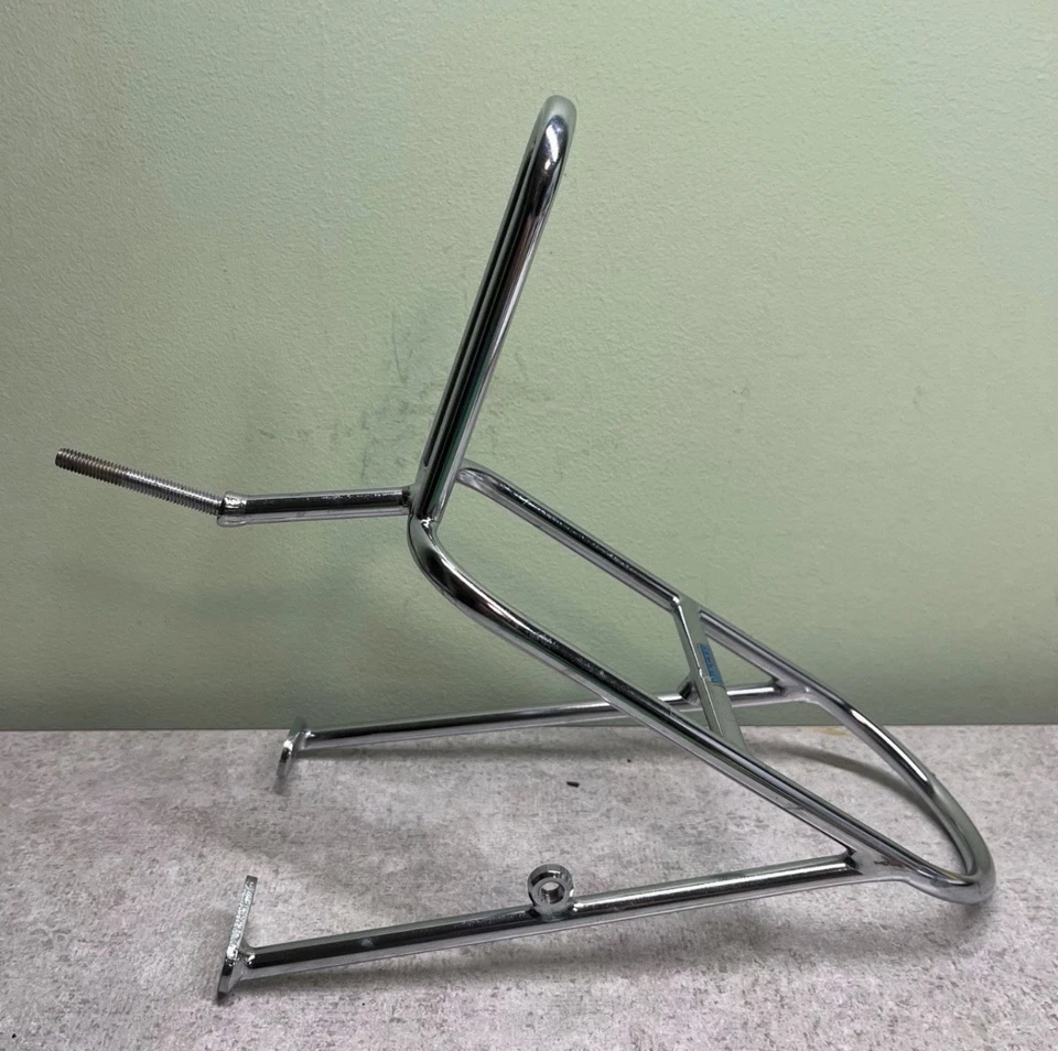 Portabicicletas Nitto M12 Montaje Frontal: Plateado Sin Herrajes, Para Frenos Voladizos Foto 1 de 4