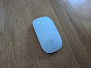 Apple Magic Mouse 2nd generation A1657 2923 - Photo 1/2