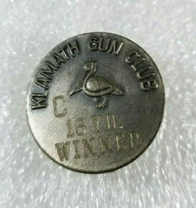 Klamath Gun Club C 16 Yd. Winner Lapel-Hat pin  - Picture 1 of 2