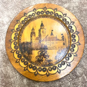 Vintage Wood Hand Carved\Painted Decor Plate Wall Hanging 9" KRAKOW WAWEL Souven - Picture 1 of 5
