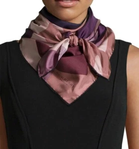 Bufanda cuadrada de seda floral camuflada Burberry Prorsum, púrpura/rosa talla única - Imagen 1 de 6