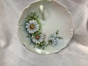 Hand Painted China Plate Signed Ruth Sellner White Daisies green pink unique 6” - Picture 1 of 12