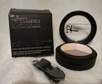 IT COSMETICS ▪︎ LUXE HIGH PERFORMANCE EYESHADOW TRIO ▪︎ PRETTY IN SUMMER ▪︎ NIB - Image 1 of 4