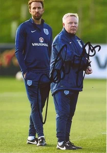 ENGLAND & LIVERPOOL: SAMMY LEE SIGNED 6x4 ACTION PHOTO+COA - Picture 1 of 1