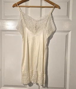 Vtg Victorias Secret Gold Label M Mini Slip Lace Satin Chemise 90s Y2K READ MEAS - Picture 1 of 13