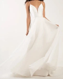 Jenny Yoo Lorelei Wedding Dress 12 Ivory Organza Layers Plunging Illusion V - Picture 1 of 15