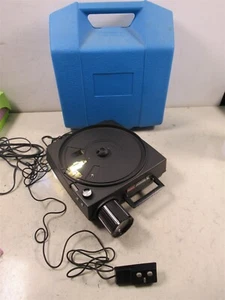 Kodak Carousel 800 Carousel 35mm Film Slide Projector with Remote and Hard Case - Picture 1 of 23
