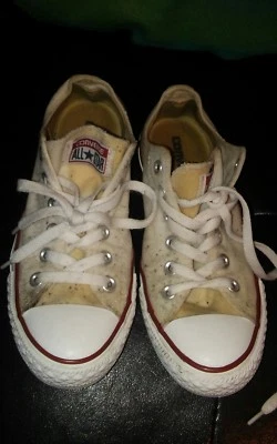 👟Converse Chuck Taylor all-star⭐size 5y white (needs tlc) - Image 1 of 4