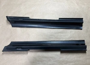 2003-2004 MUSTANG COBRA COUPE PASSENGER 1/4 WINDOW WEATHER STRIP OEM 2093 - Picture 1 of 2